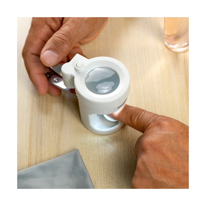 Coupe ongles avec Lumière LED, Loupe et Lime Clail InnovaGoods